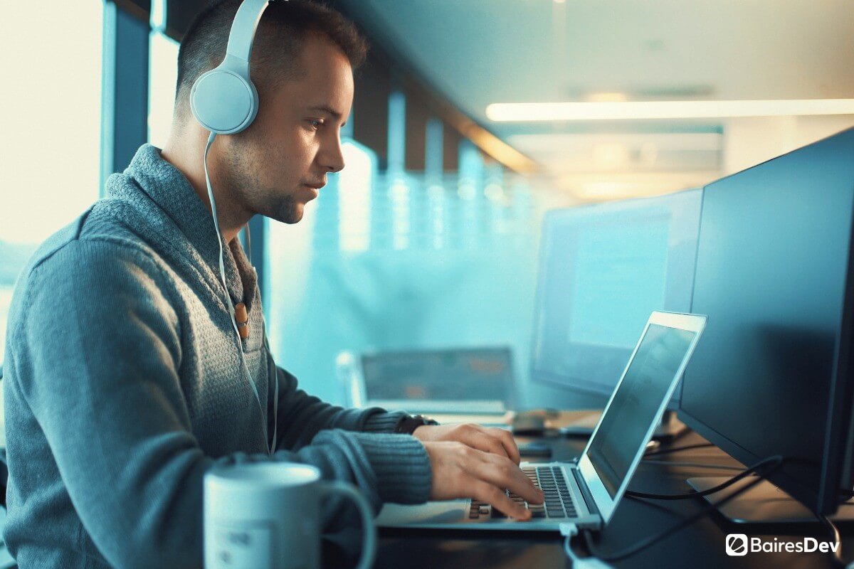 What To Look For in a JavaScript Developer? - BairesDev